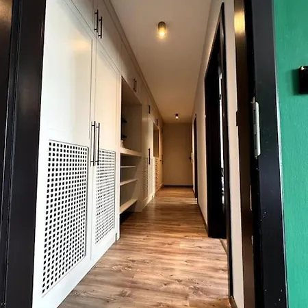 Ultra Premium Duplex アパート