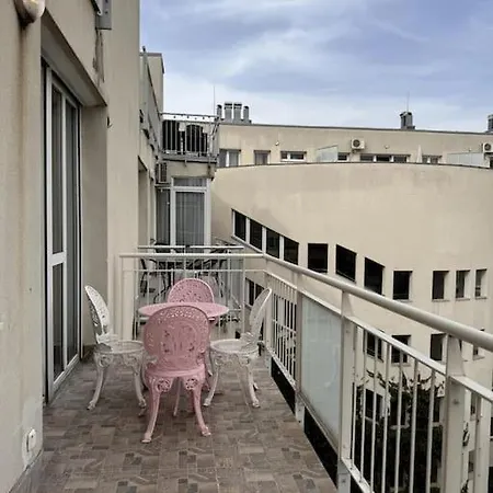 Ultra Premium Duplex アパート *