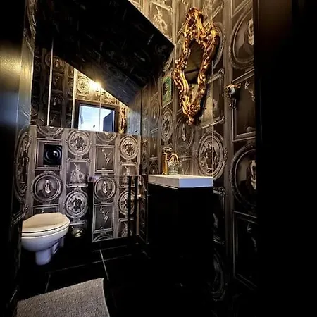 Ultra Premium Duplex * ブダペスト